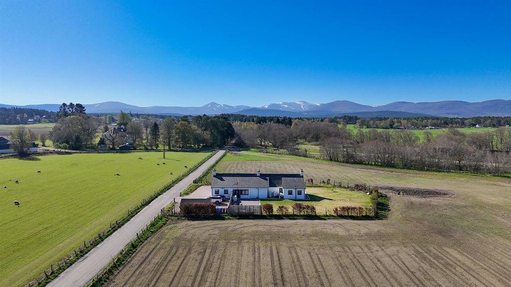 Property photo 1 of 37 Outside & Timber Outbuilding
