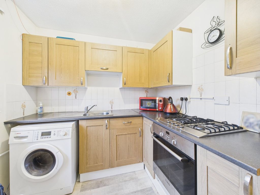 Property photo 3 of 5 Kitchen