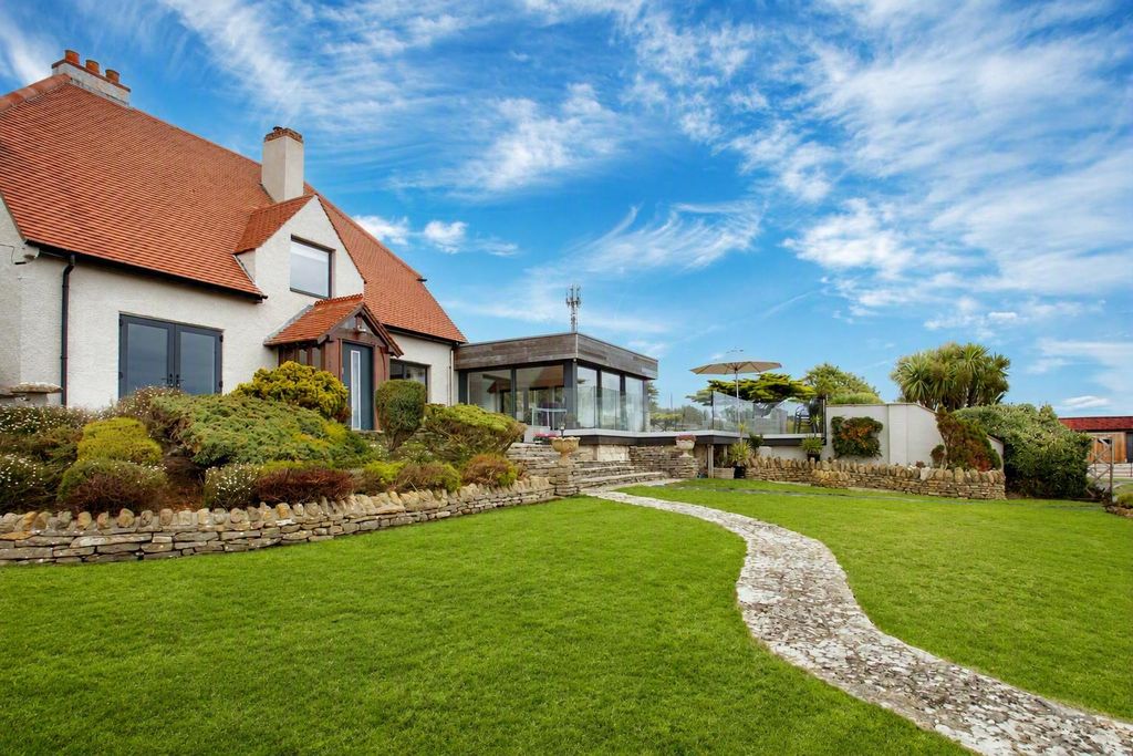 Property photo 1 of 36 Designer (3).Jpg
