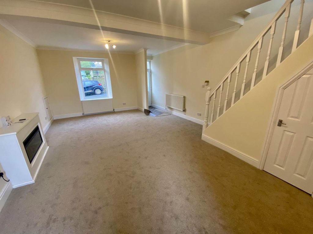 Property photo 2 of 20 De827B0E-2B4A-4Ac1-B267-97B17d00Fddf