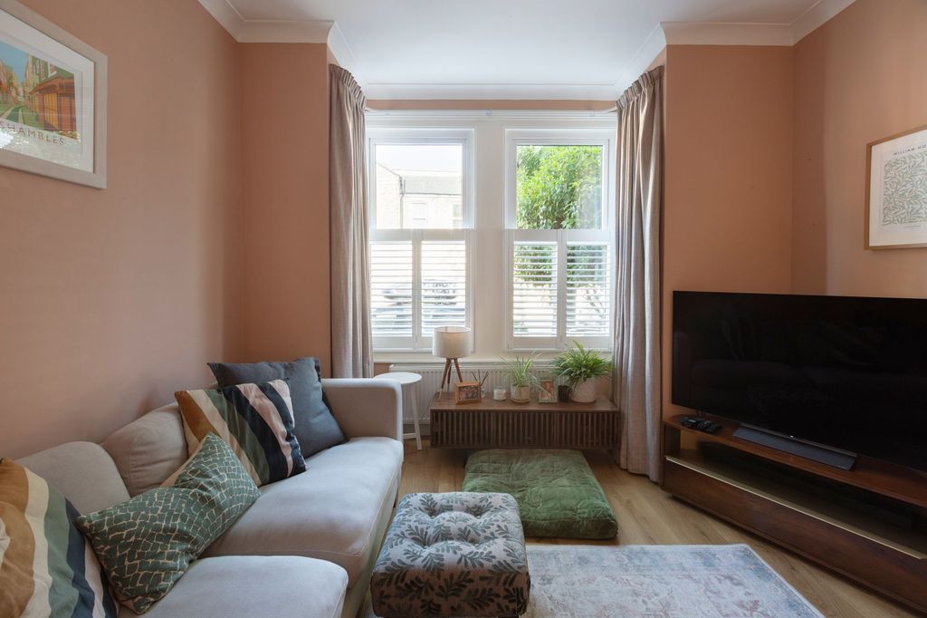 Property photo 2 of 47