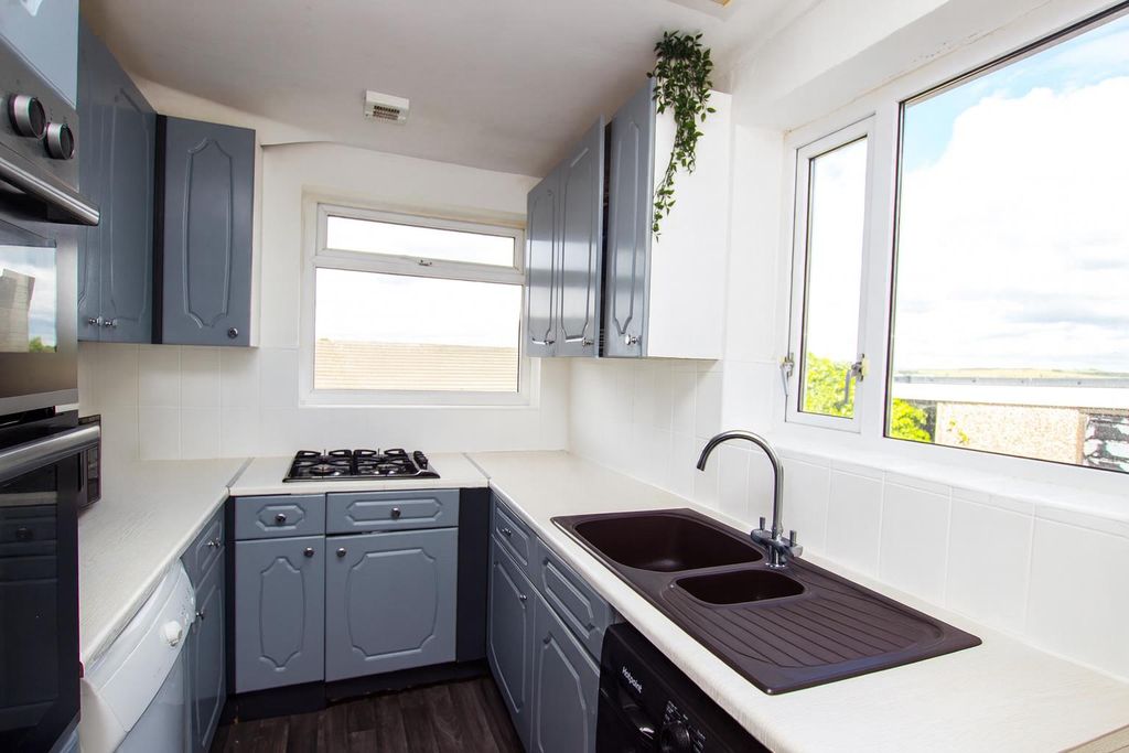 Property photo 2 of 6 Kitchen.Png