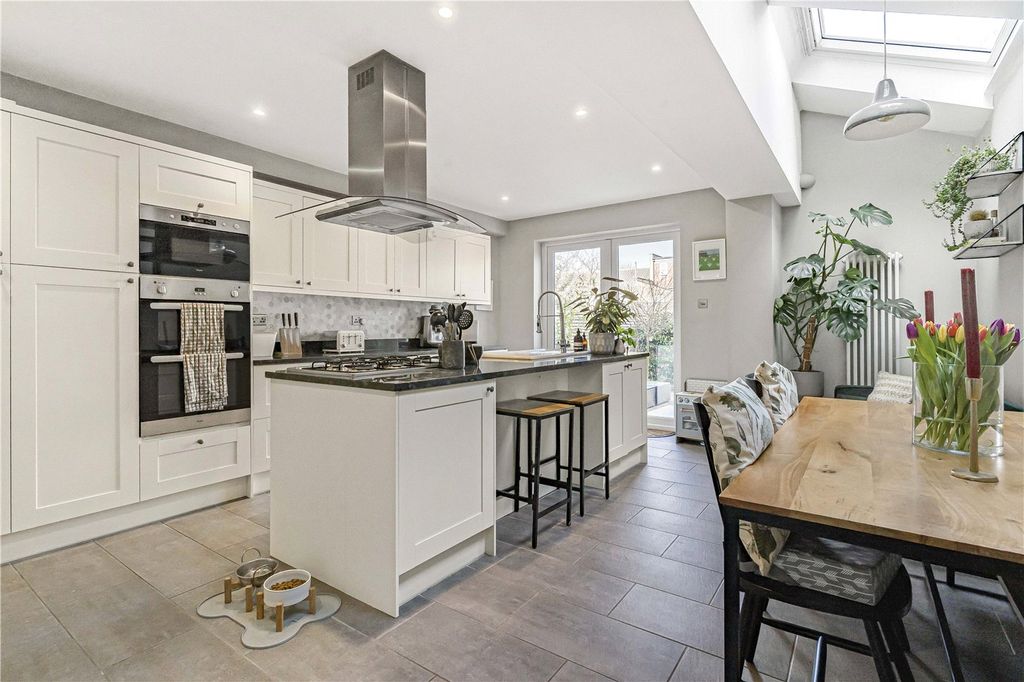 Property photo 3 of 19 Picture No. 09