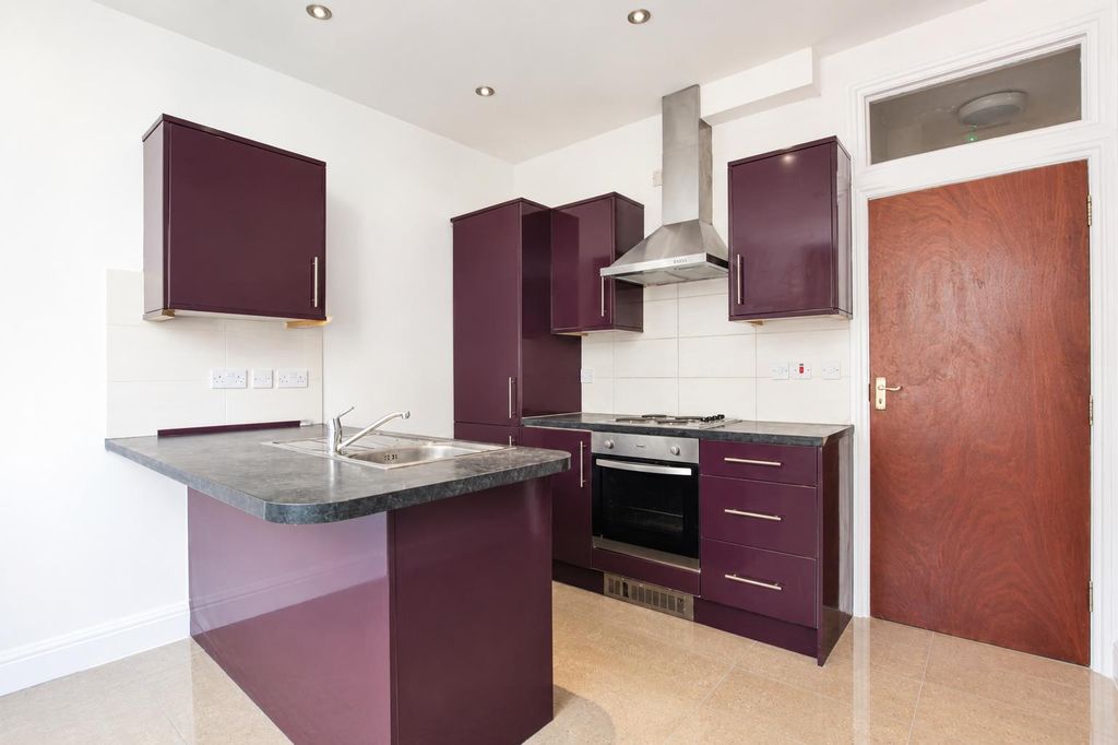 Property photo 1 of 6 Kitchen