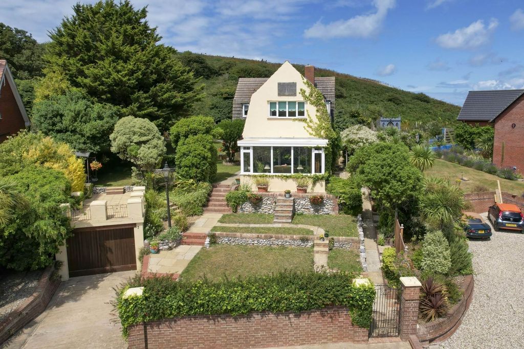 Property photo 1 of 30