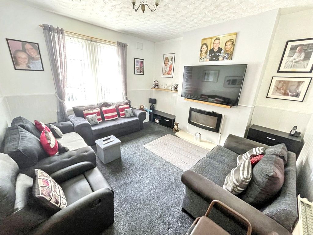Property photo 3 of 11