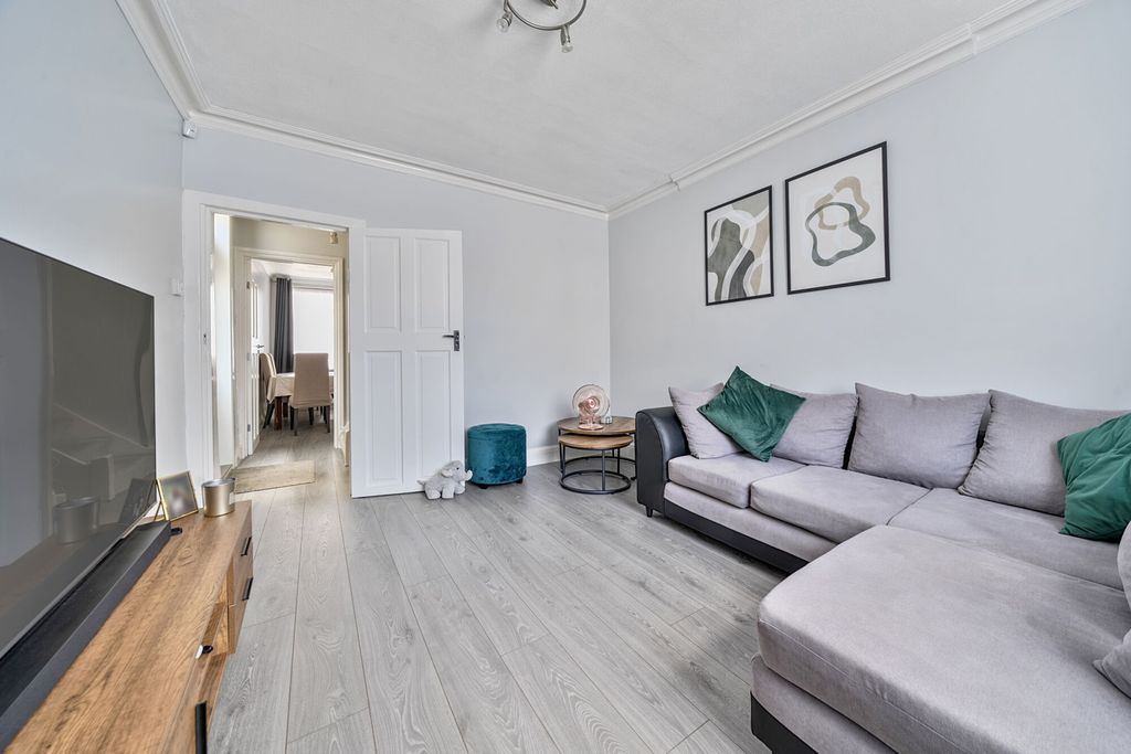 Property photo 2 of 17 1318823-9-6867E8c...