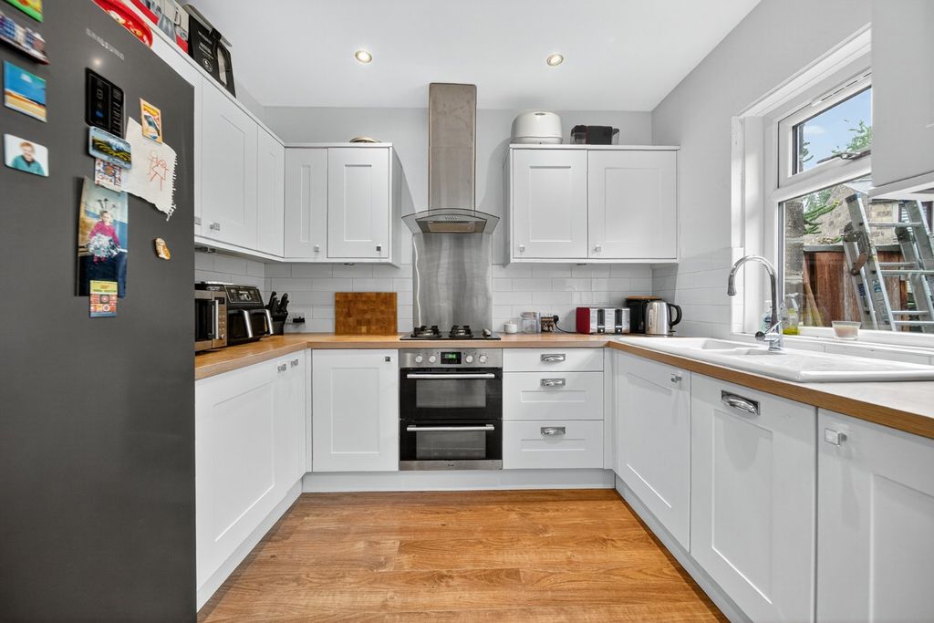 Property photo 3 of 14 Picture 3