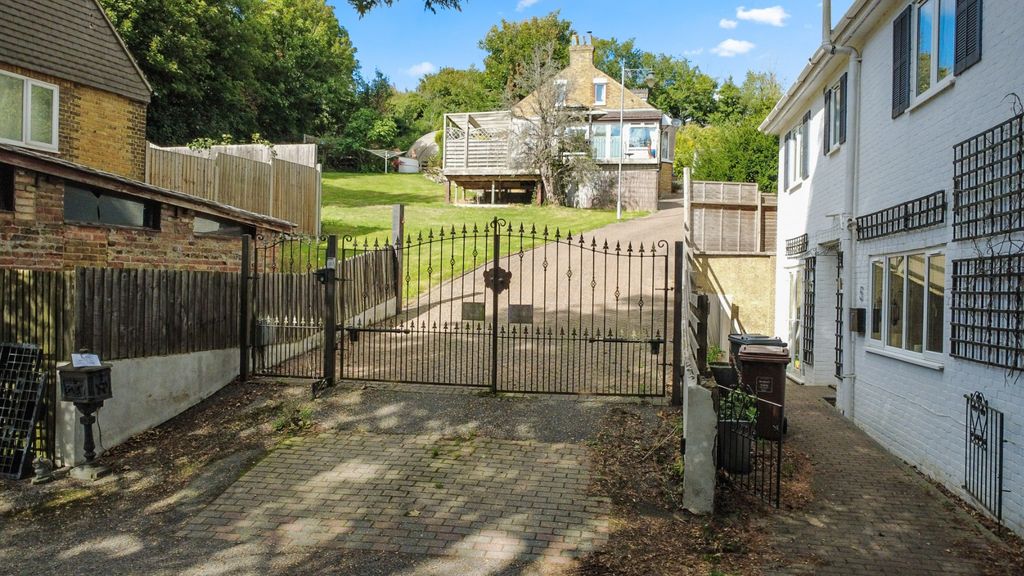 Property photo 2 of 36 4497812