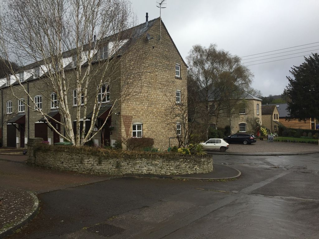 Property photo 2 of 15 Entrance