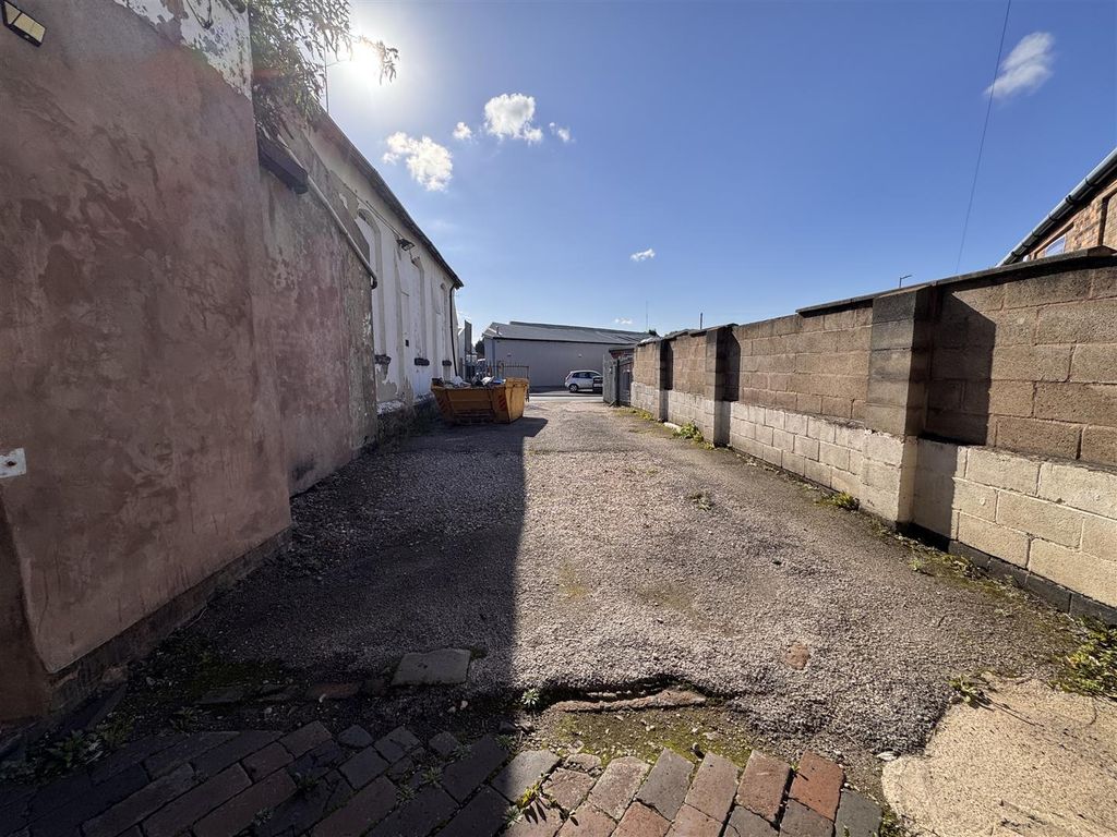 Property photo 2 of 4