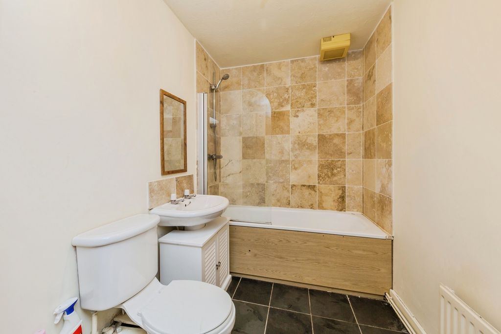 Property photo 3 of 17 Photo