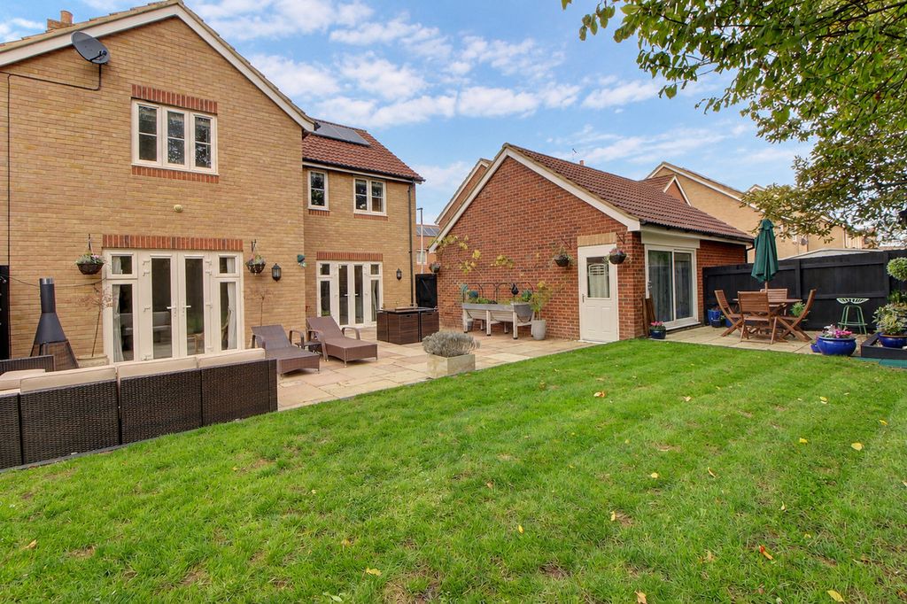 Property photo 1 of 34