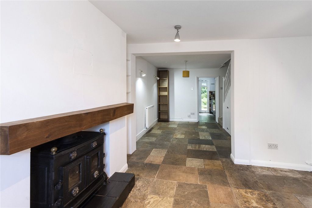 Property photo 3 of 17 Picture No. 02