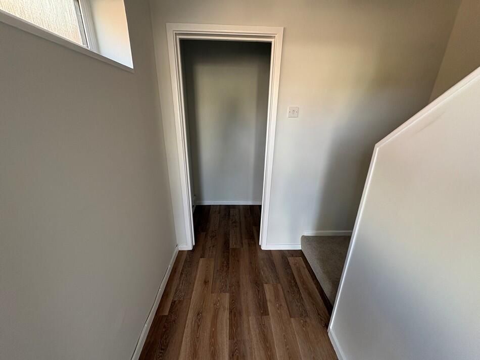 Property photo 3 of 8 Hallway