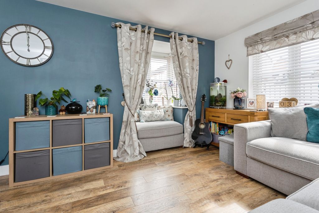 Property photo 2 of 19