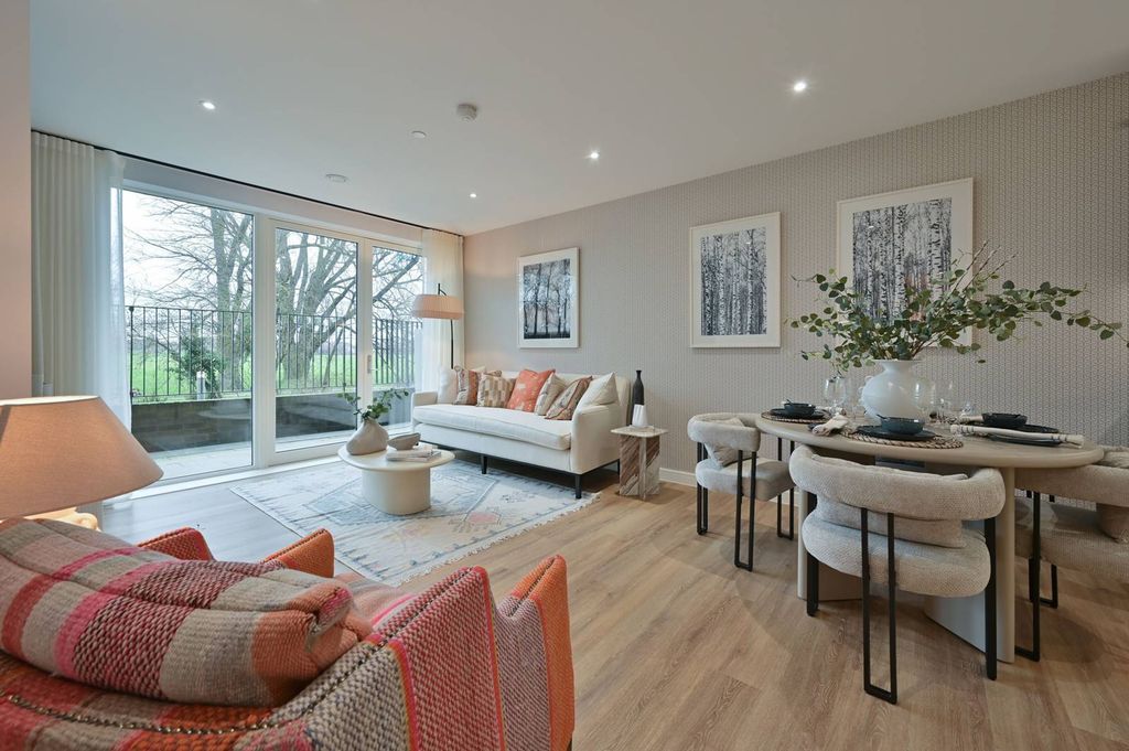 Property photo 2 of 37