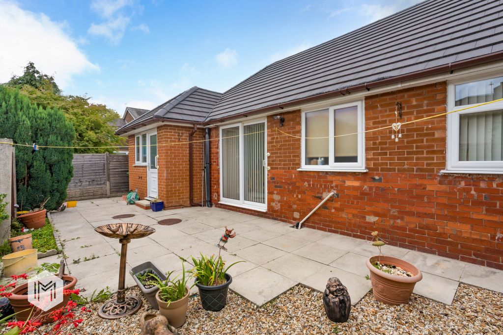 Property photo 2 of 19 Picture No. 14