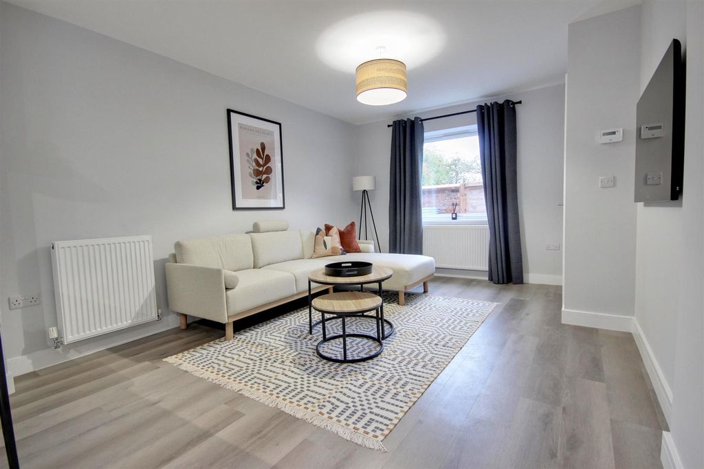 Property photo 3 of 16 Img_9407-Img_9409_Lzn.Jpg