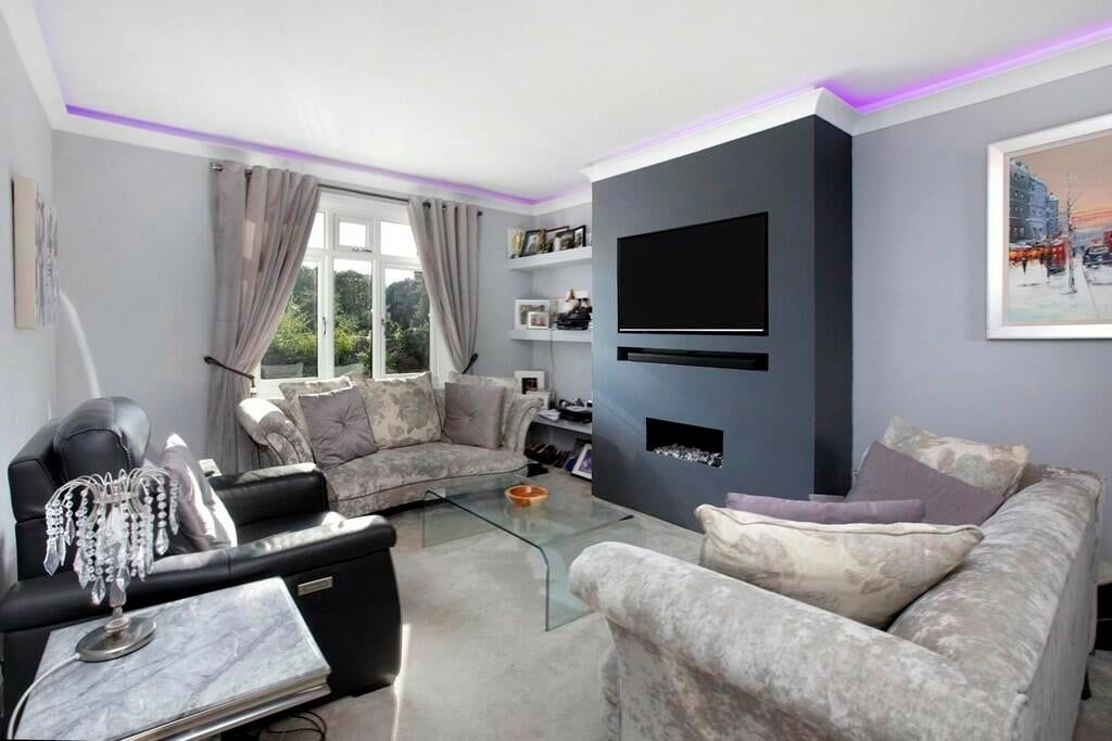 Property photo 3 of 33