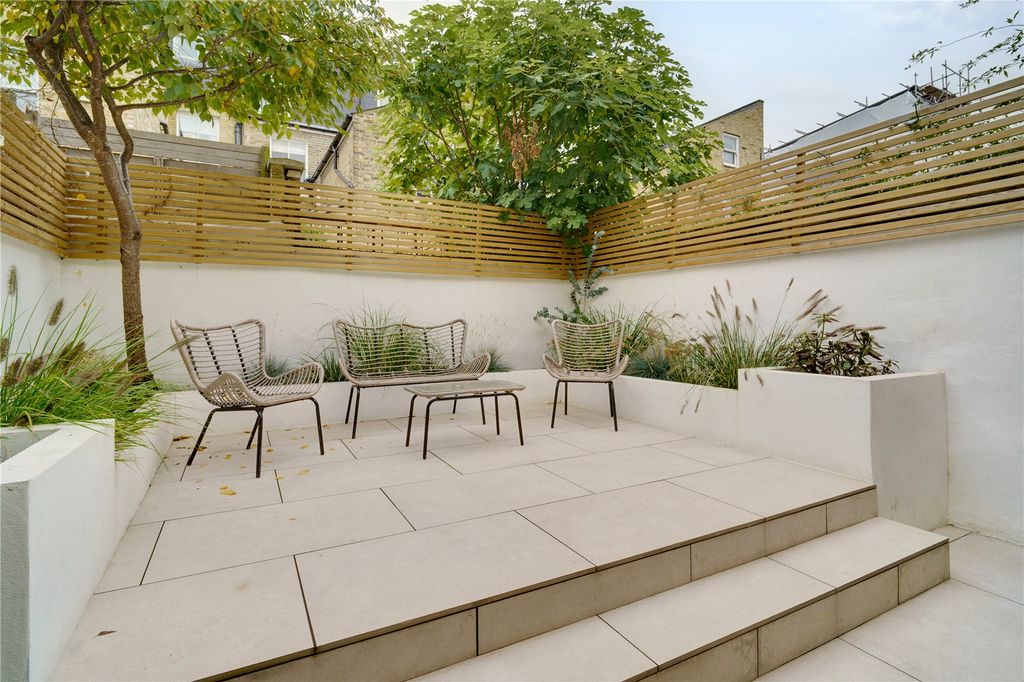 Property photo 2 of 13 Picture No. 26