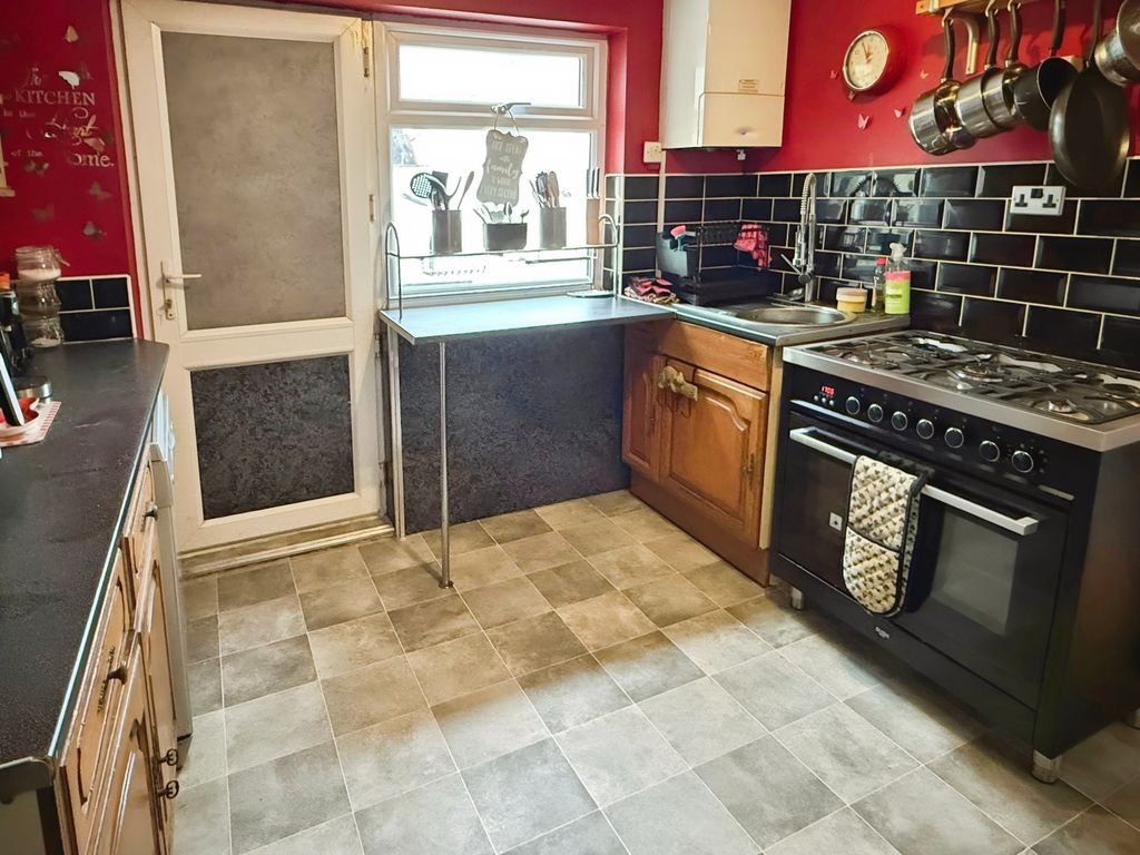 Property photo 3 of 16