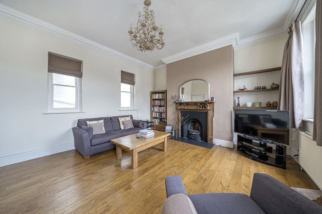 Property photo 3 of 14 Reception