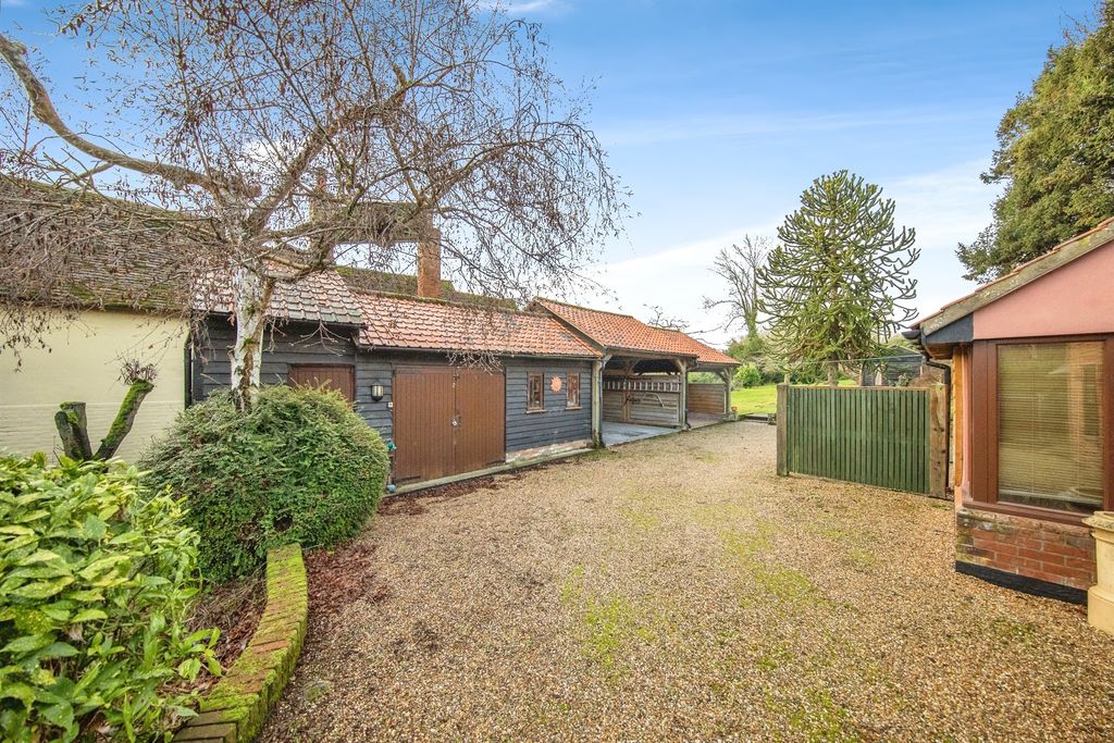 Property photo 2 of 20