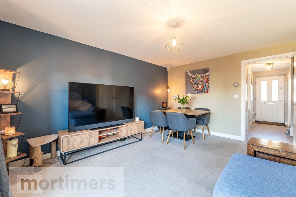 Property photo 3 of 19 Living/Dining Room