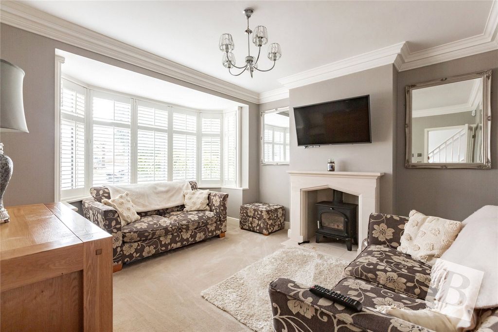 Property photo 2 of 18 Living Room