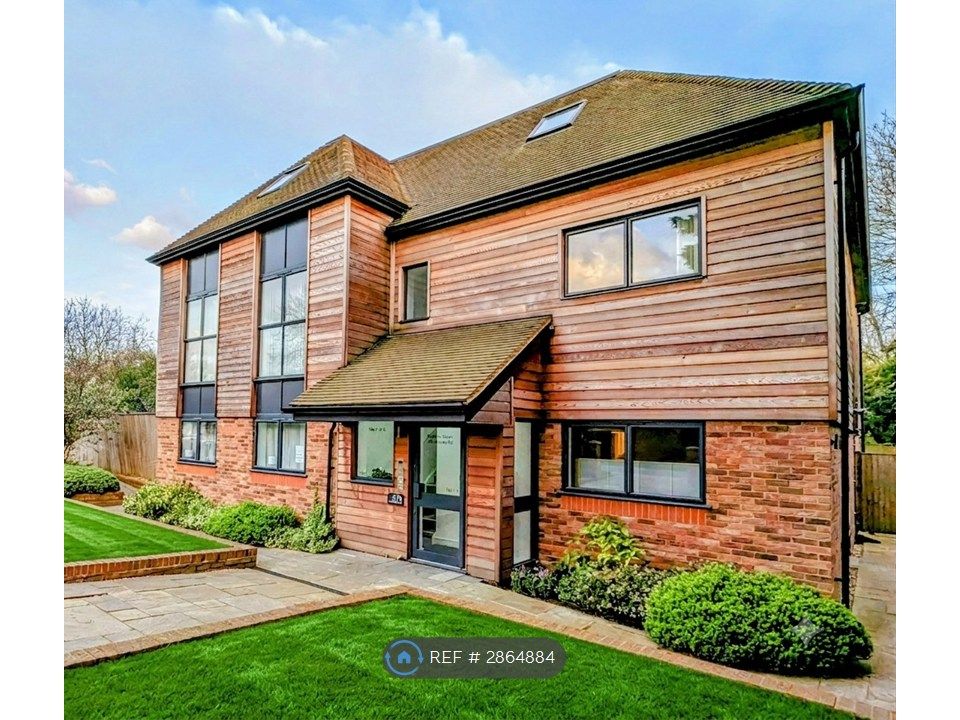 Property photo 1 of 12 Front Of Braeburn Court N14 4hd