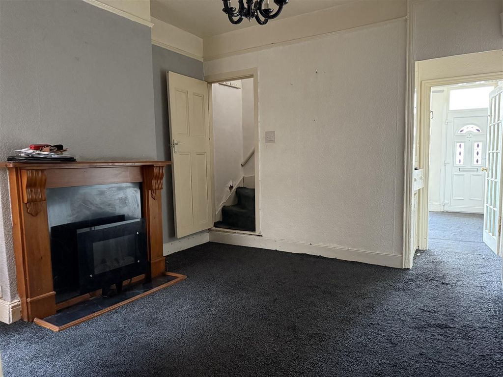 Property photo 2 of 11 Dining Room