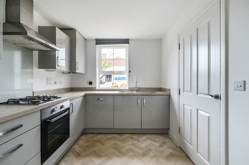 Property photo 3 of 15 1326627-2-687901A...
