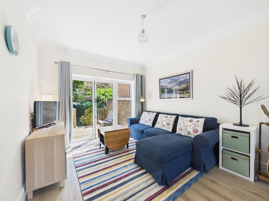 Property photo 3 of 28 Living Room