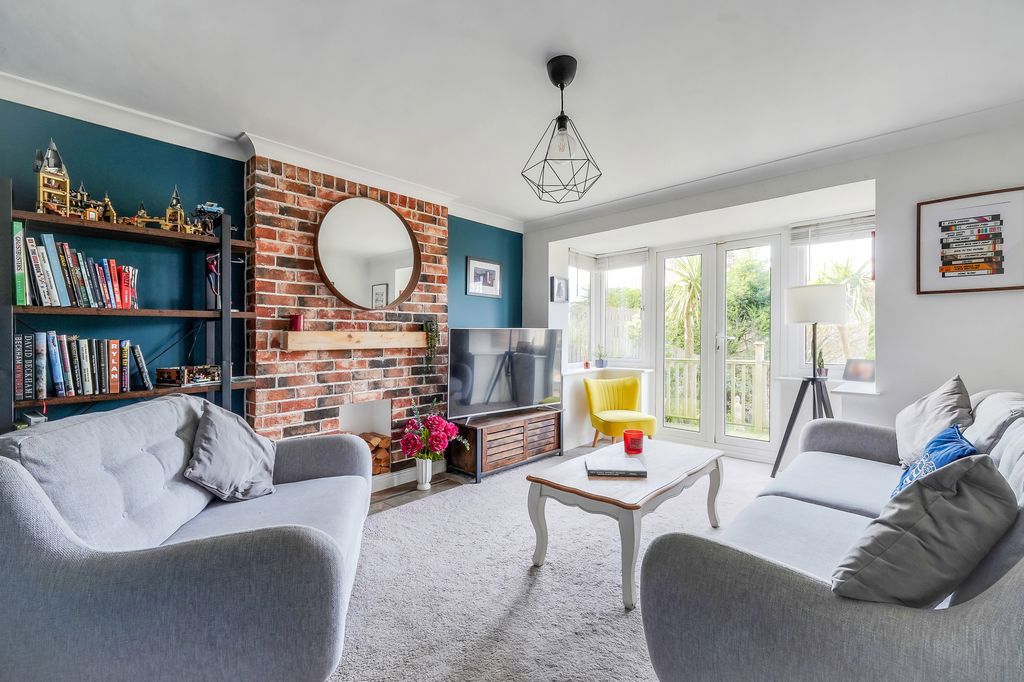 Property photo 2 of 43