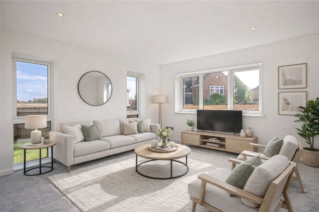 Property photo 3 of 19 Lounge