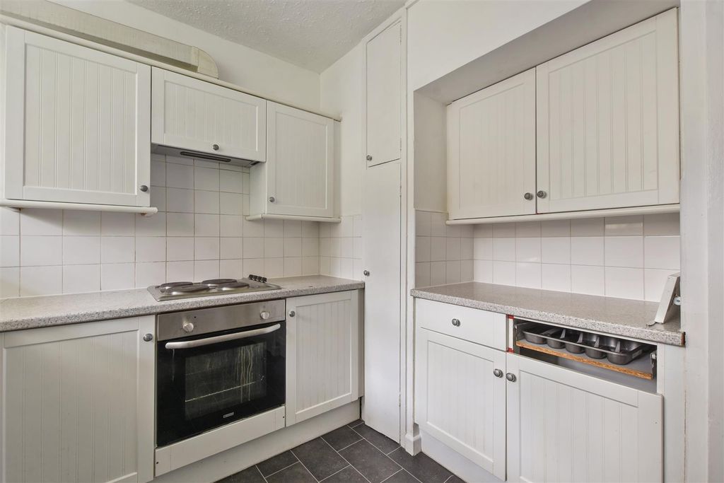 Property photo 1 of 16 11-Bc06Gcpmsc - 60 Dobson Close - Kitchen 2 -Origi