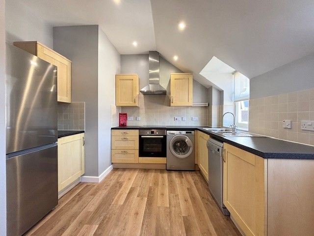 Property photo 2 of 7 Kitchen