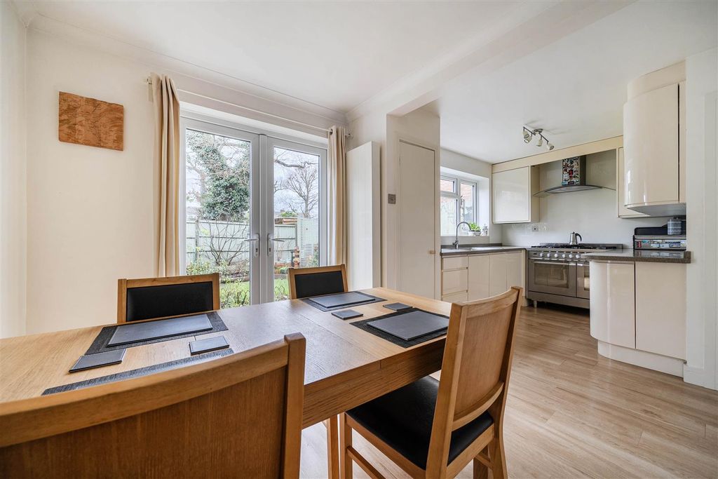 Property photo 2 of 18 1392910-5-698614E05c187.Jpg