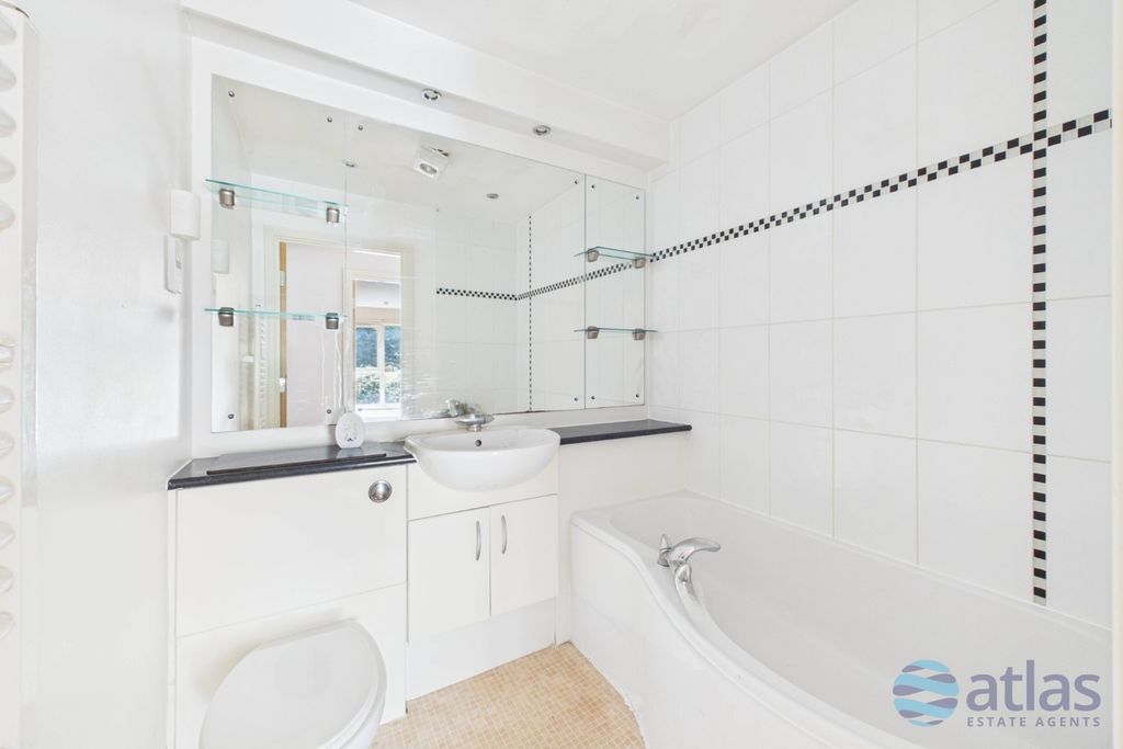 Property photo 3 of 6 Bathroom