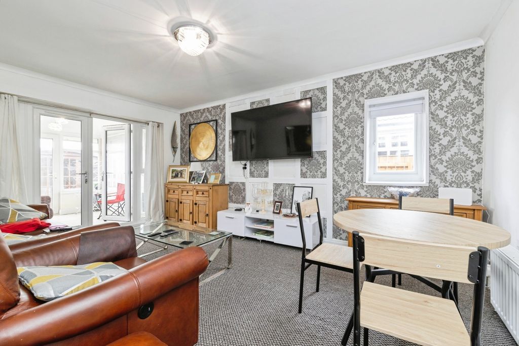 Property photo 2 of 15 Pbox-Img.Jpg