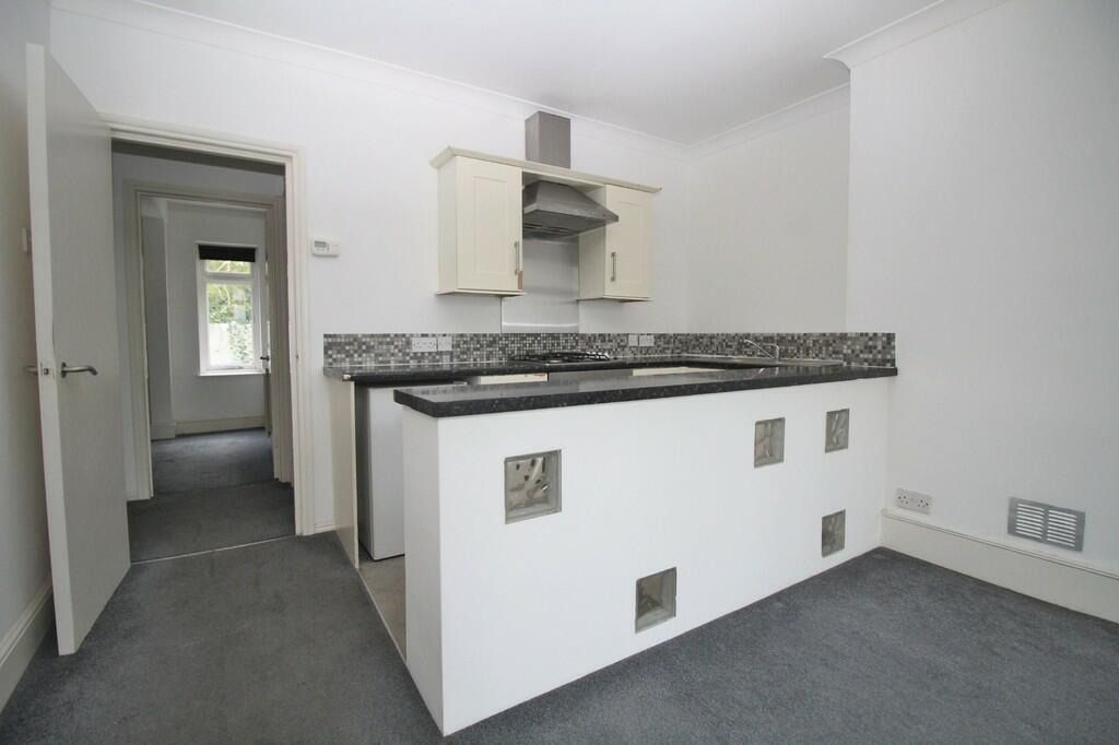 Property photo 3 of 11 4545652