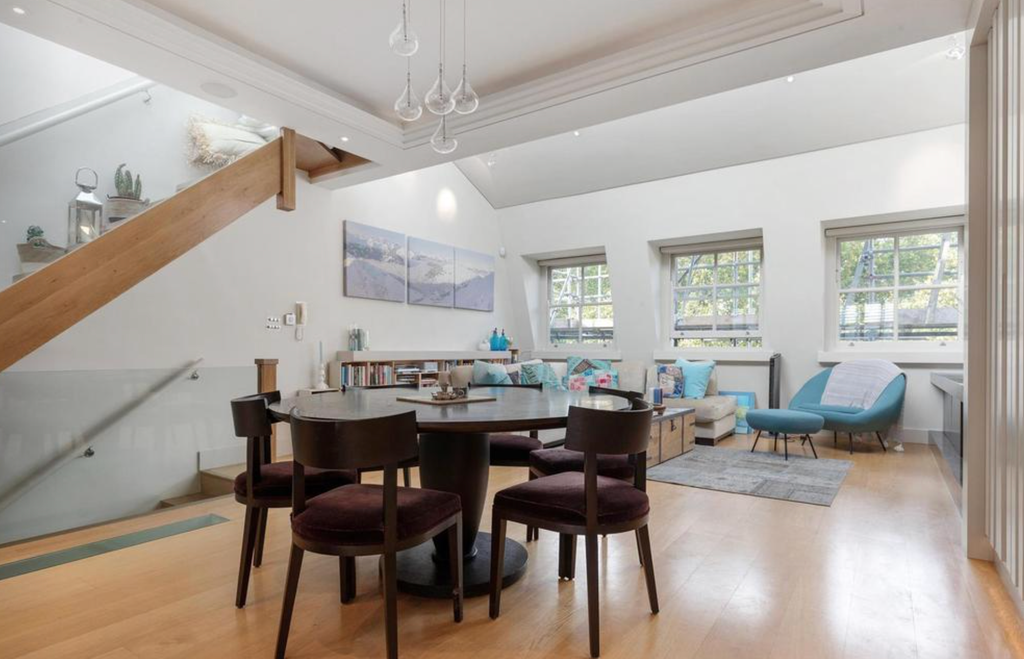 Property photo 2 of 10