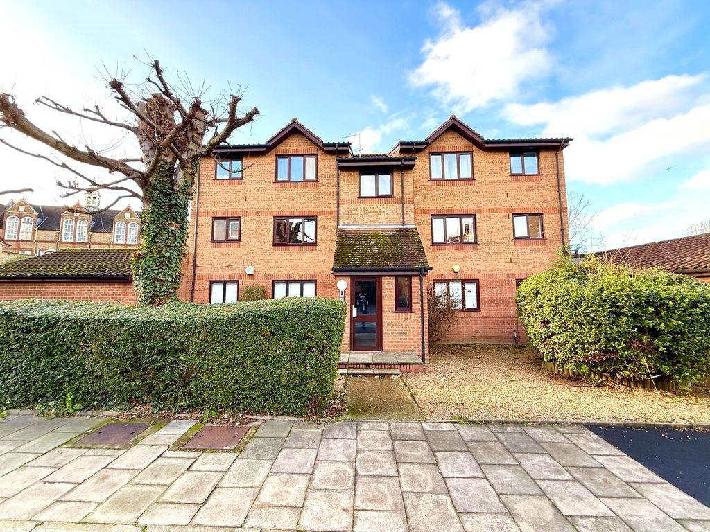 Property photo 1 of 7