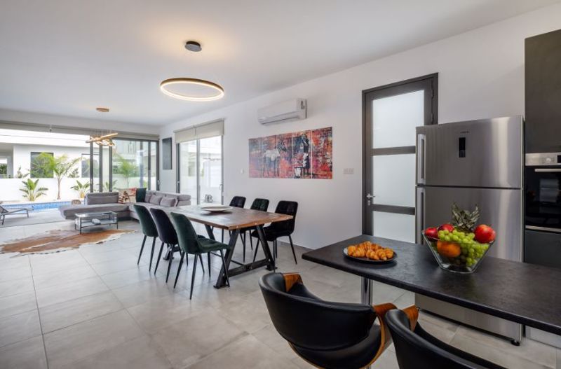Property photo 3 of 23 Open Plan Example