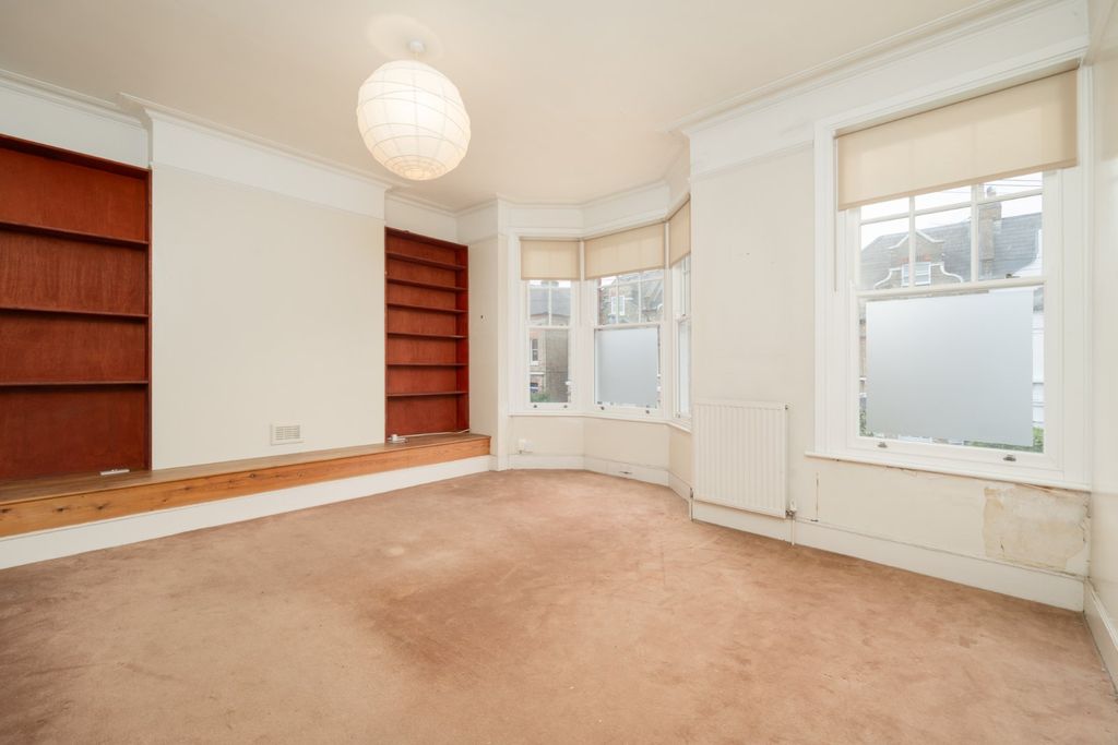 Property photo 2 of 6