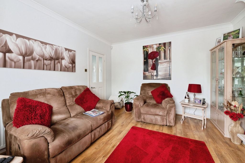 Property photo 3 of 18