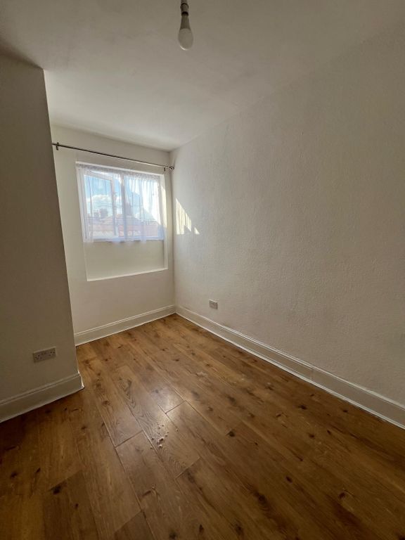 Property photo 3 of 11 Gallery