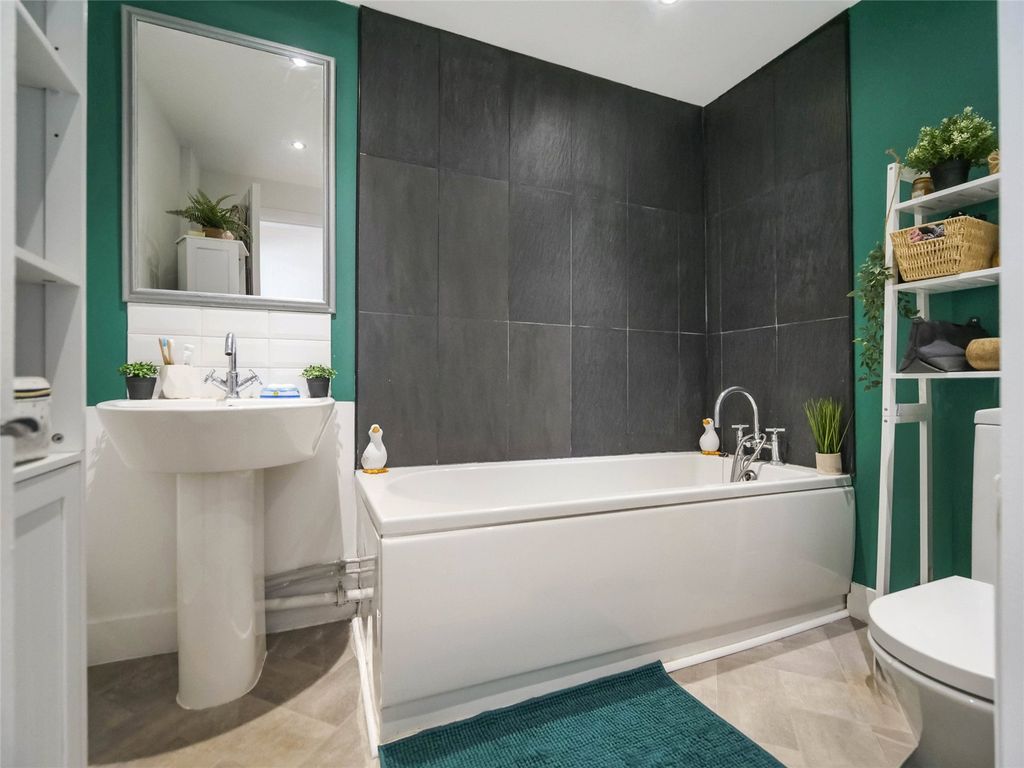 Additional image 12 of 2 bed flat for saleGlasgow Road, Dumbarton, West Dunbartonshire G82