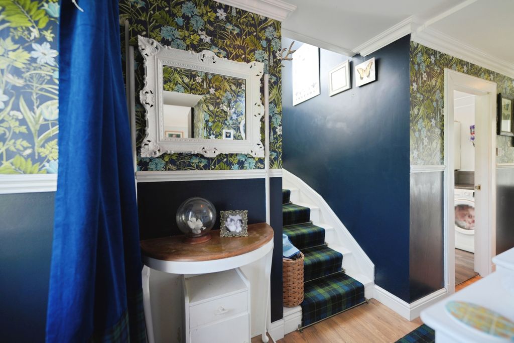 Property photo 2 of 21